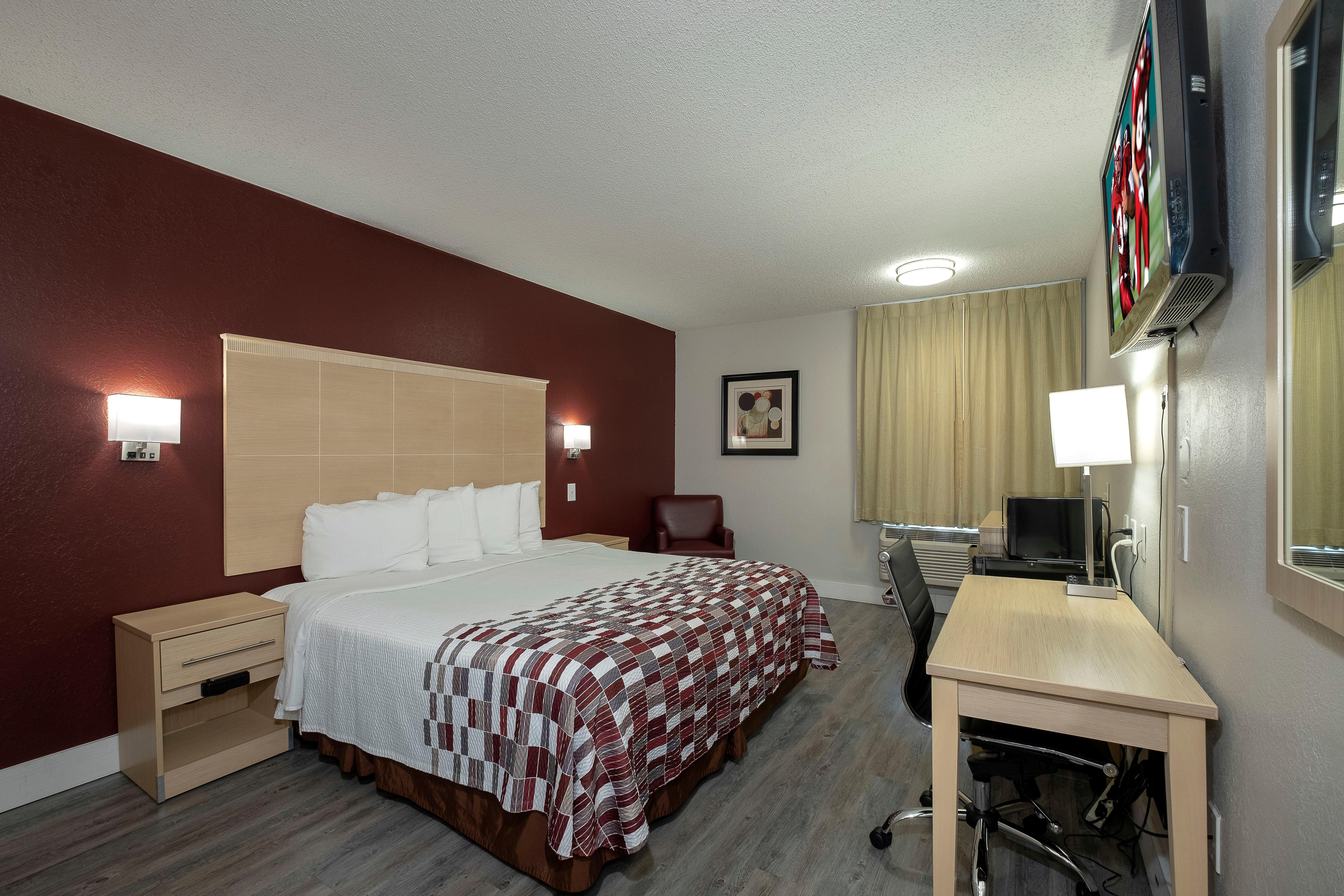 Red Roof Inn Raleigh North-Crabtree Mall-Lenovo Center Экстерьер фото