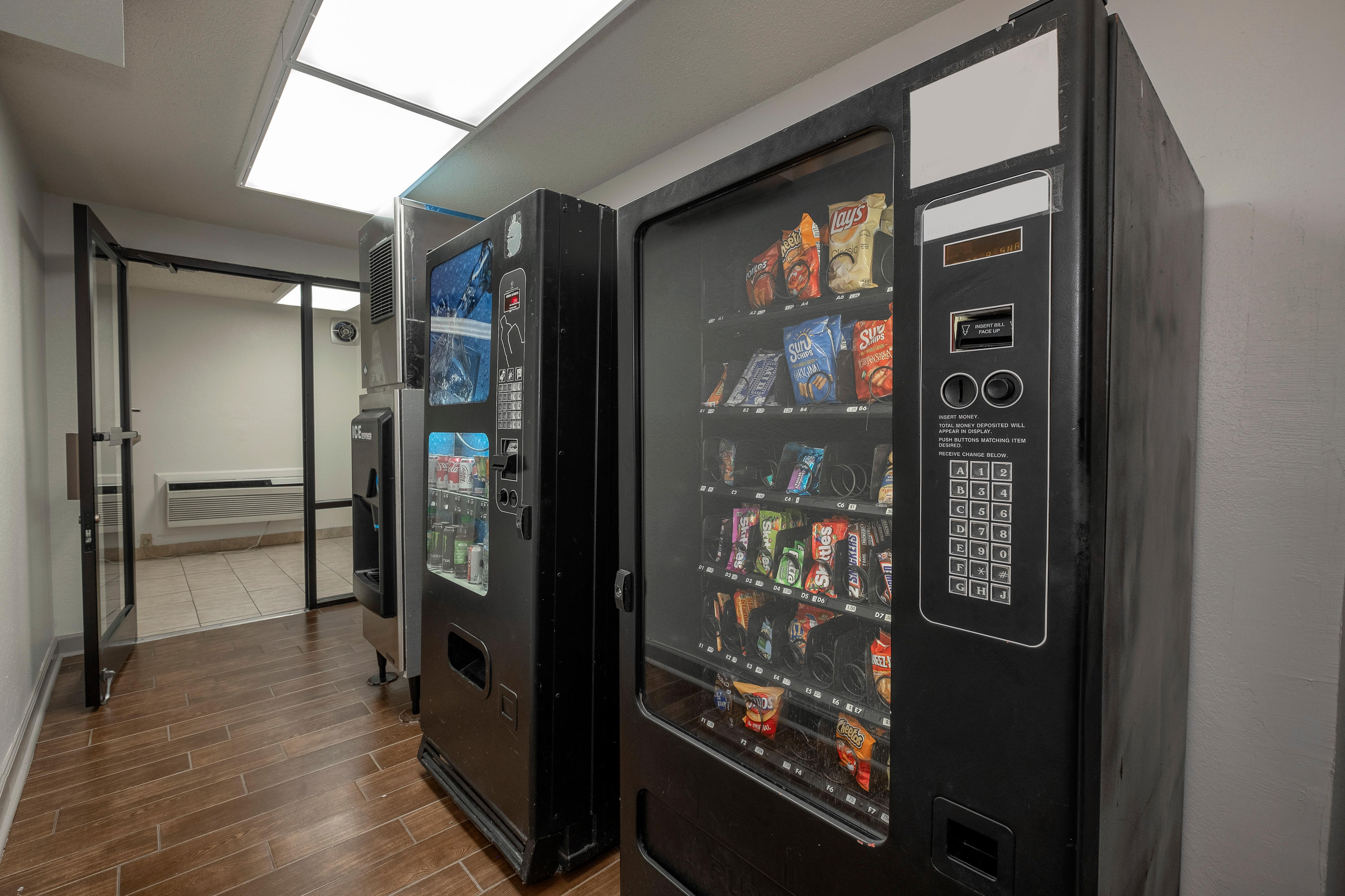 Red Roof Inn Raleigh North-Crabtree Mall-Lenovo Center Экстерьер фото
