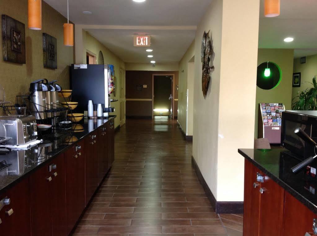 Red Roof Inn Raleigh North-Crabtree Mall-Lenovo Center Экстерьер фото