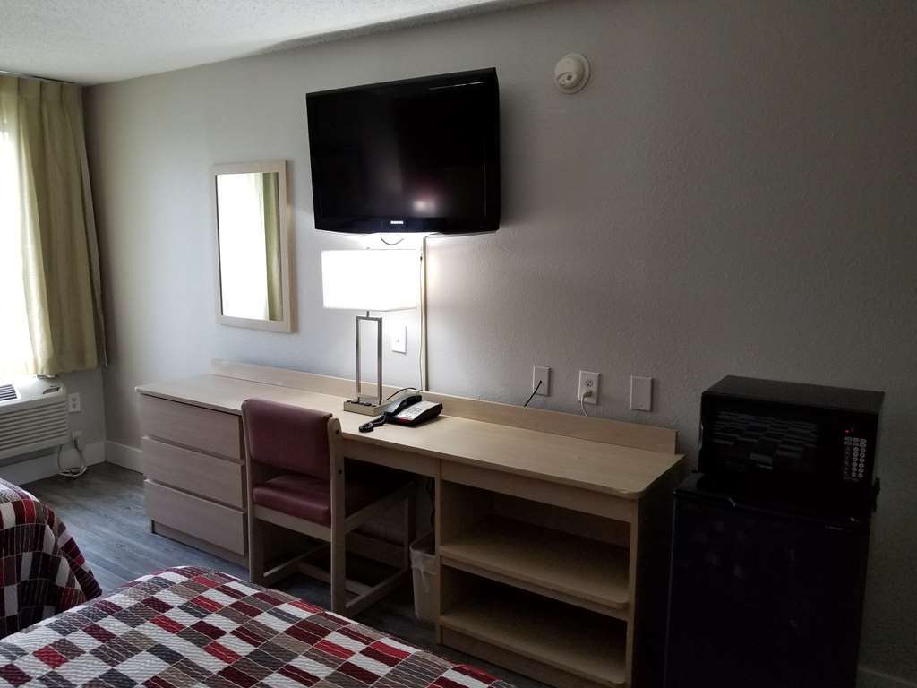 Red Roof Inn Raleigh North-Crabtree Mall-Lenovo Center Номер фото