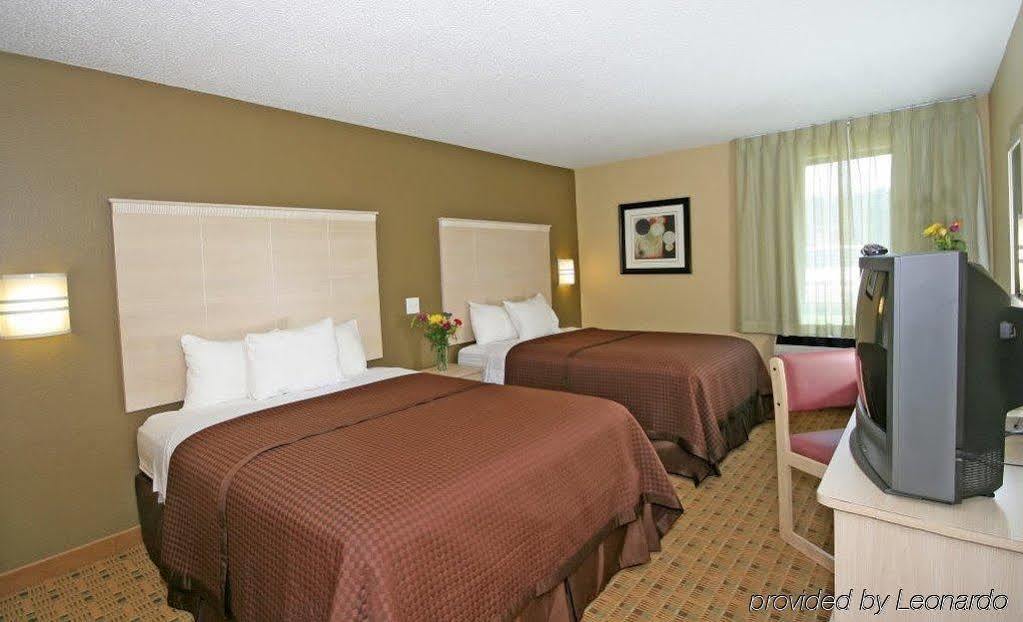 Red Roof Inn Raleigh North-Crabtree Mall-Lenovo Center Экстерьер фото